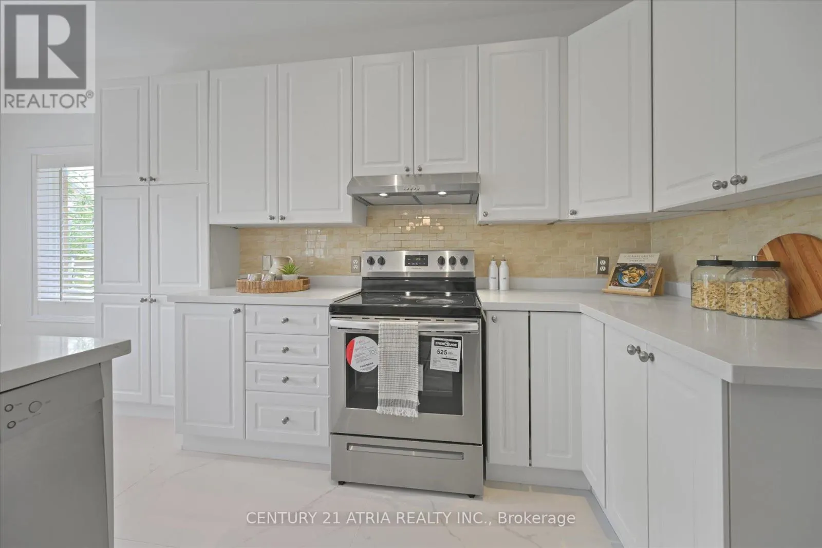 5 ANGUS GLEN BOULEVARD