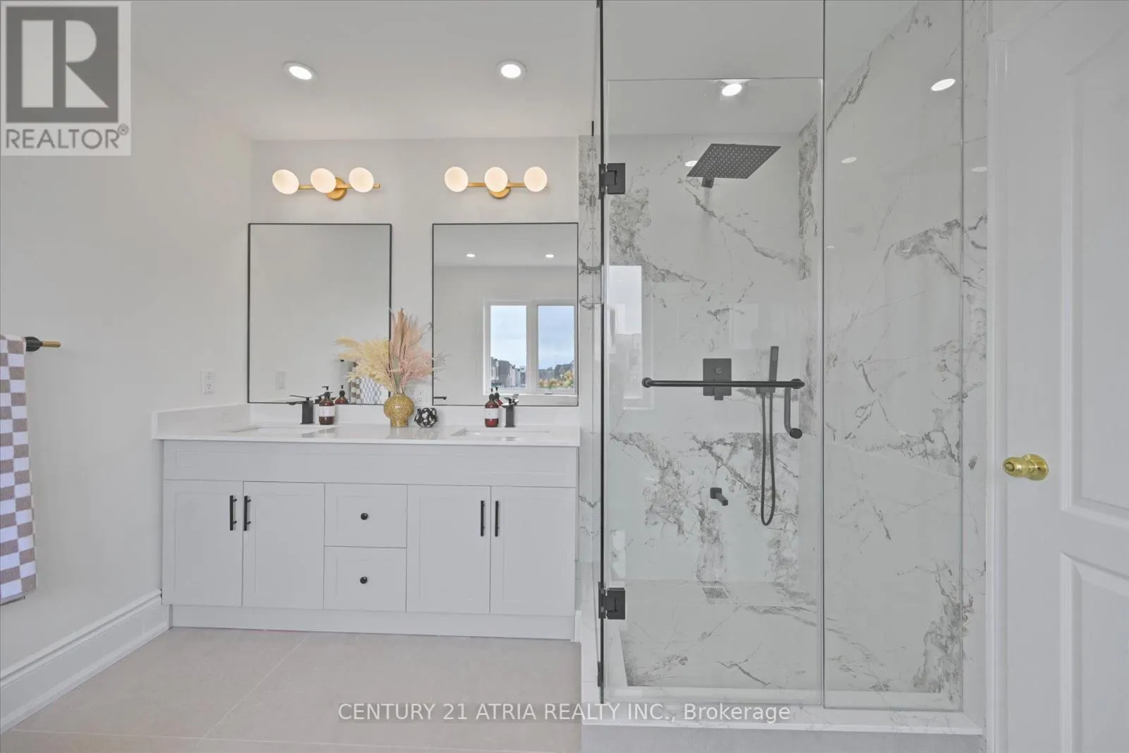 5 ANGUS GLEN BOULEVARD