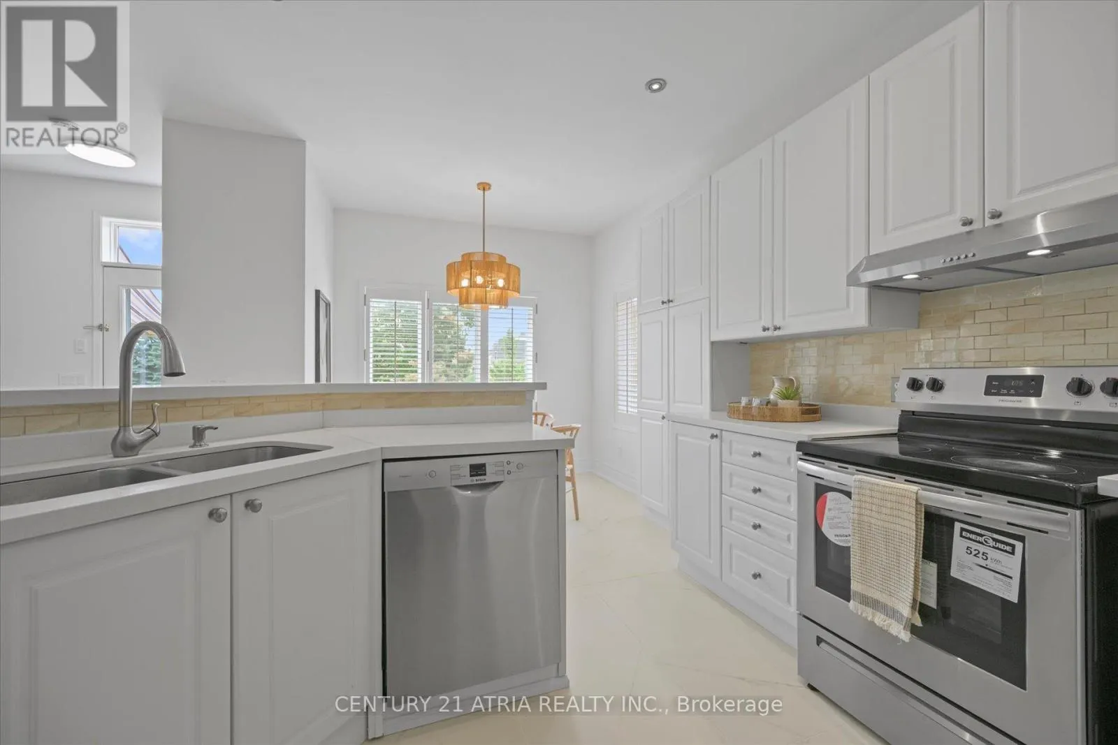 5 ANGUS GLEN BOULEVARD