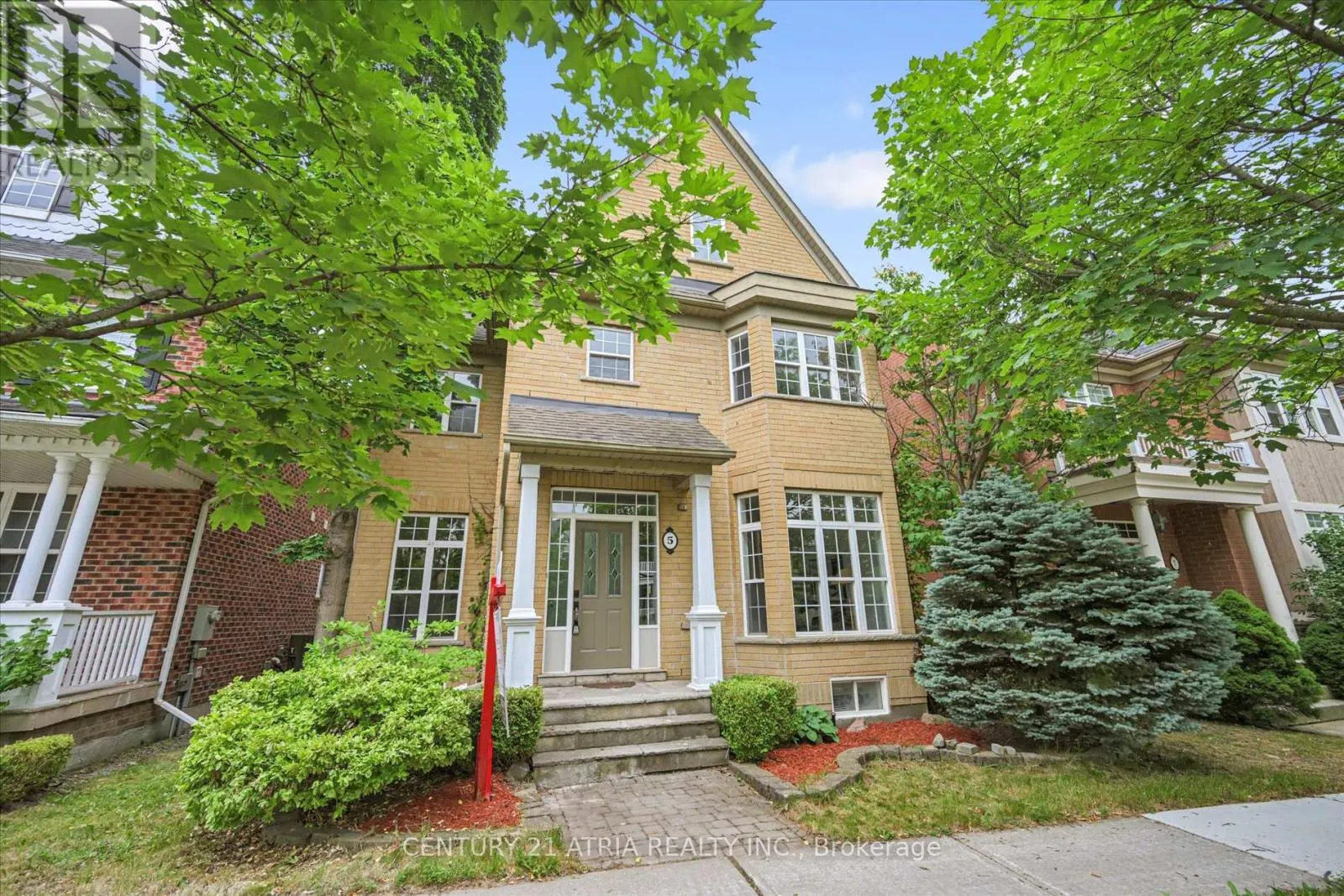 5 ANGUS GLEN BOULEVARD