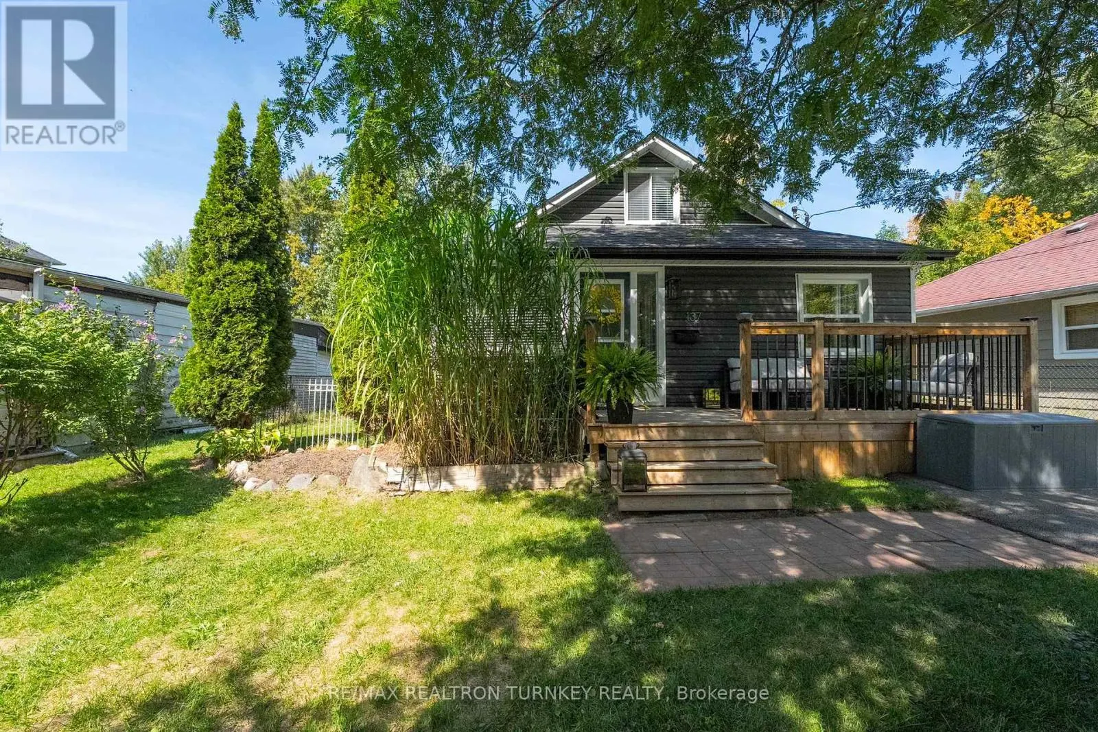 137 COOKS BAY DRIVE