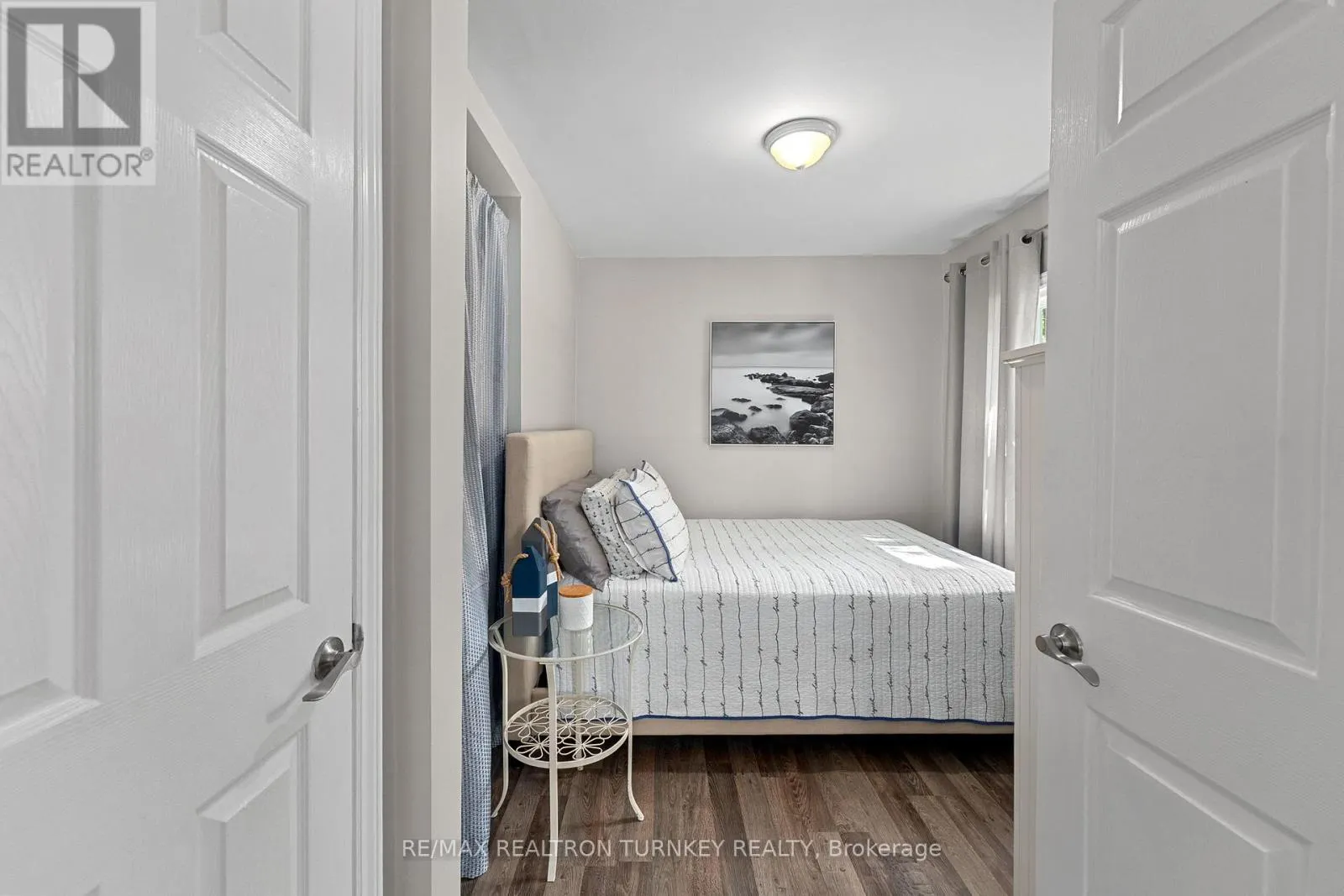 137 COOKS BAY DRIVE