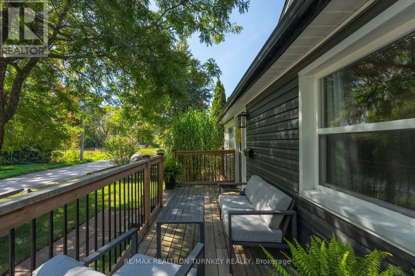 137 COOKS BAY DRIVE