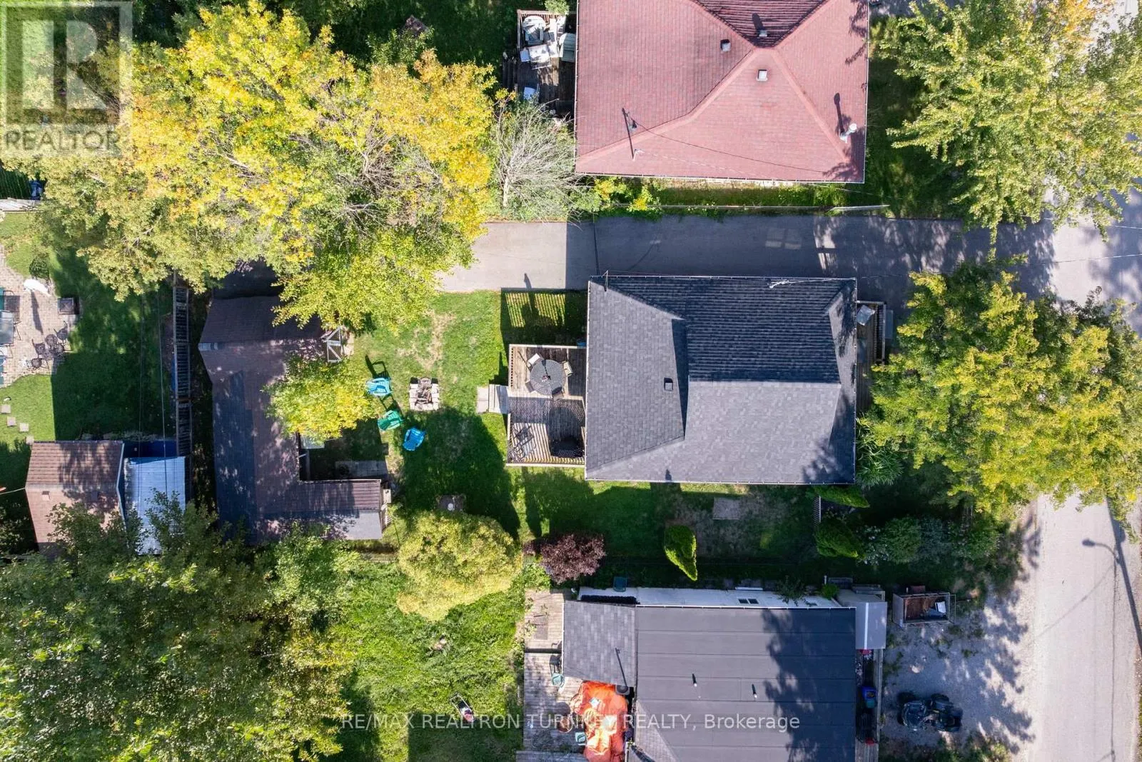 137 COOKS BAY DRIVE
