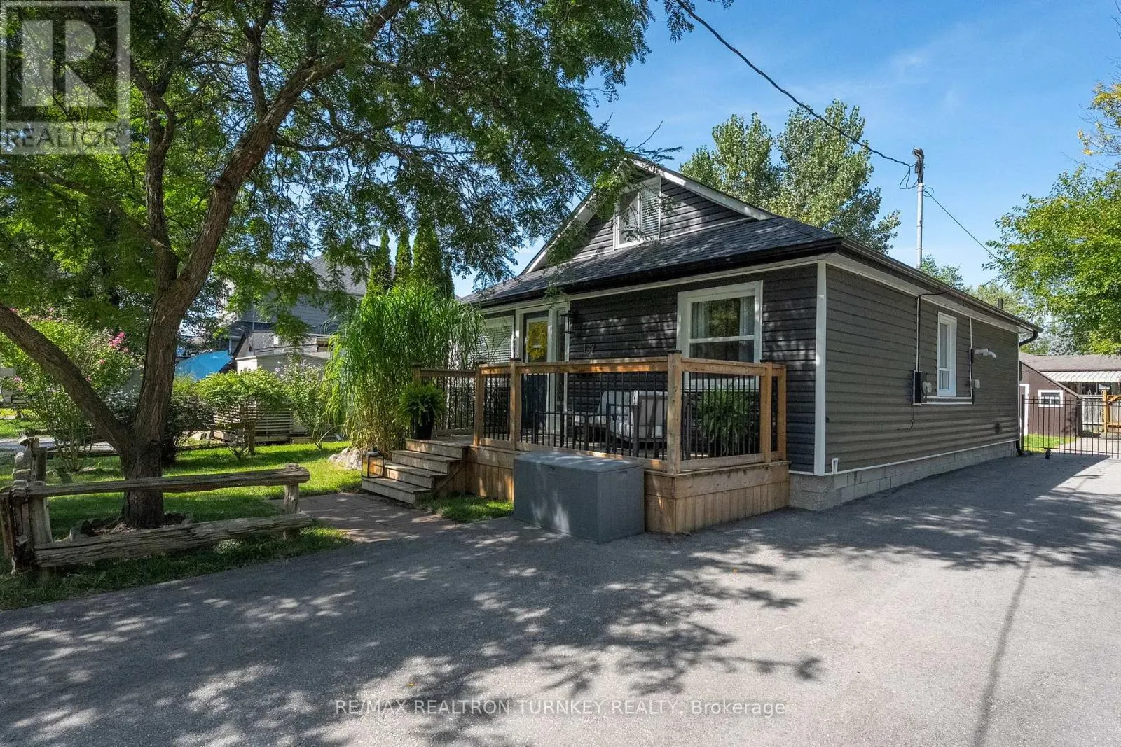 137 COOKS BAY DRIVE