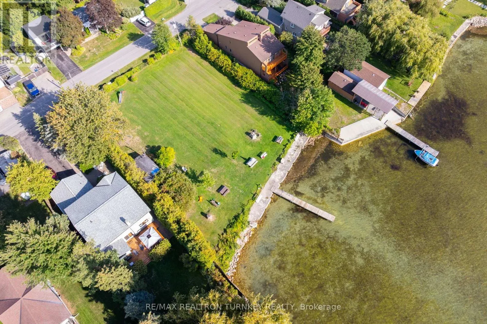 137 COOKS BAY DRIVE