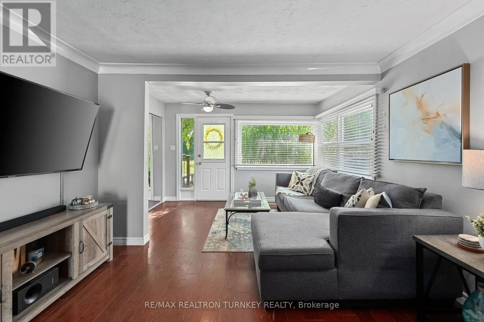 137 COOKS BAY DRIVE