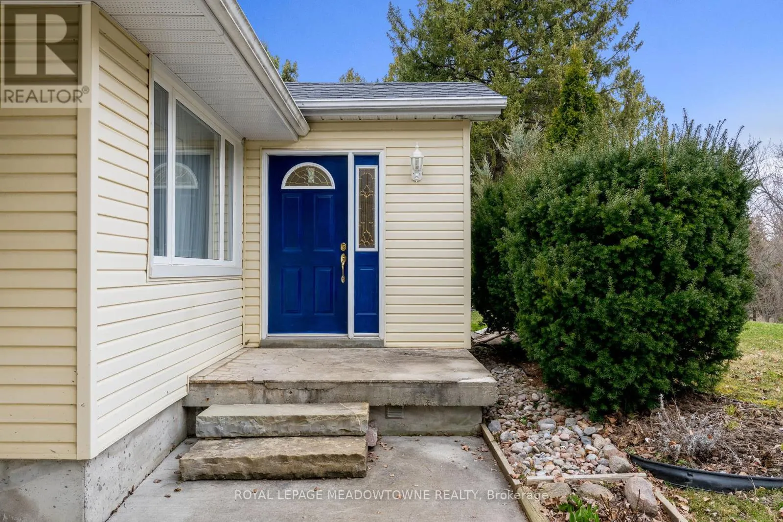 208 MARTIN STREET