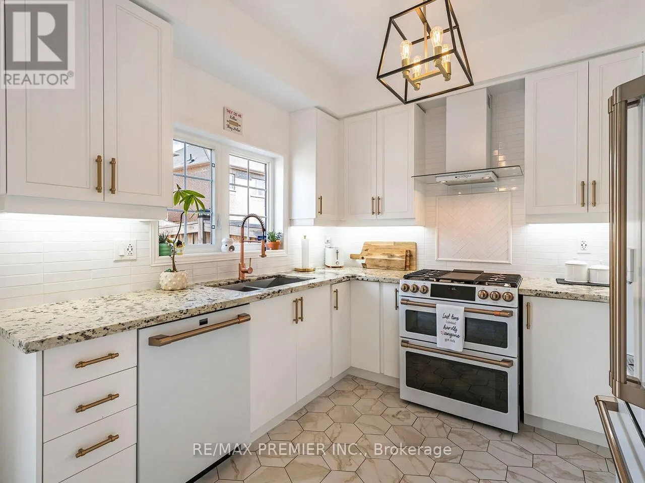 67 GENTILE CIRCLE