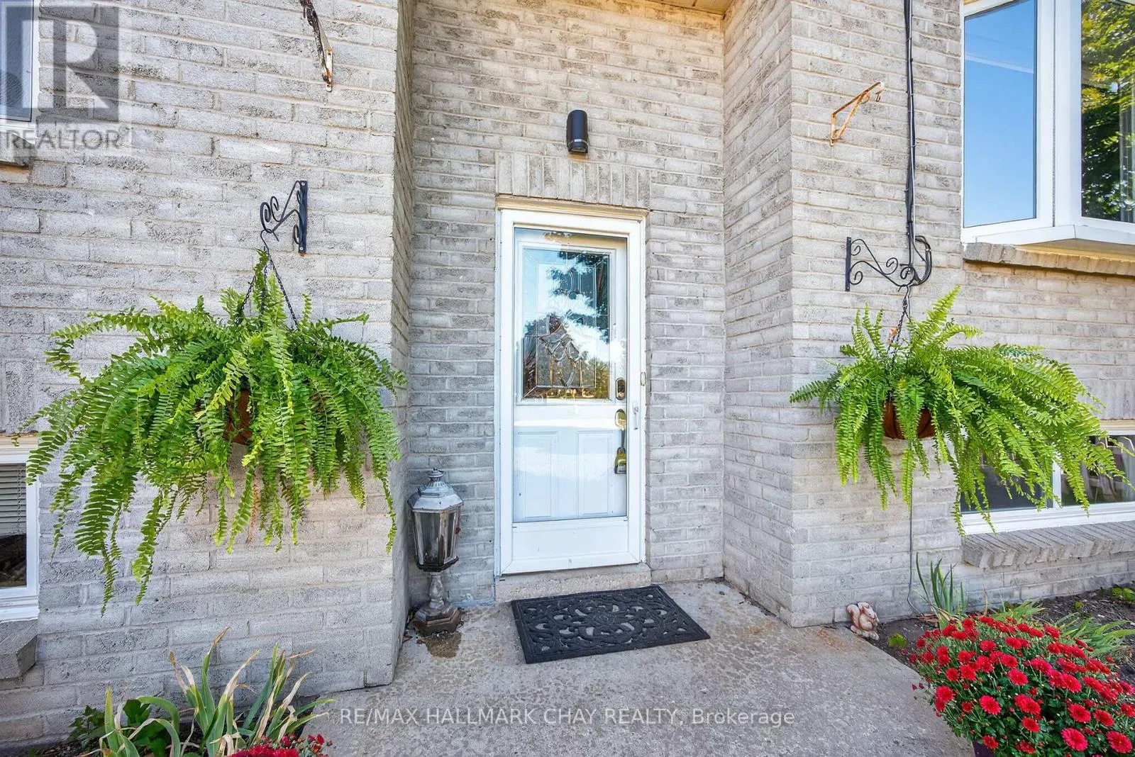 37 MCCARTHY CRESCENT