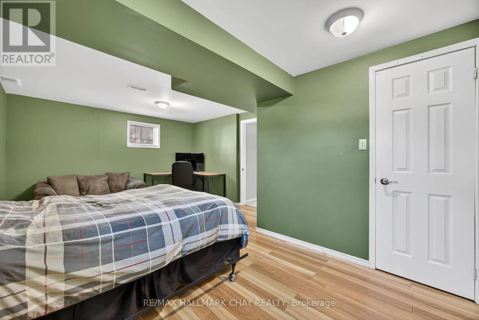 37 MCCARTHY CRESCENT