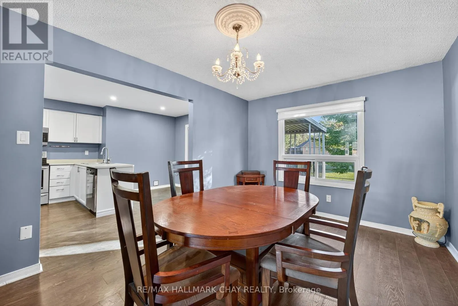 37 MCCARTHY CRESCENT