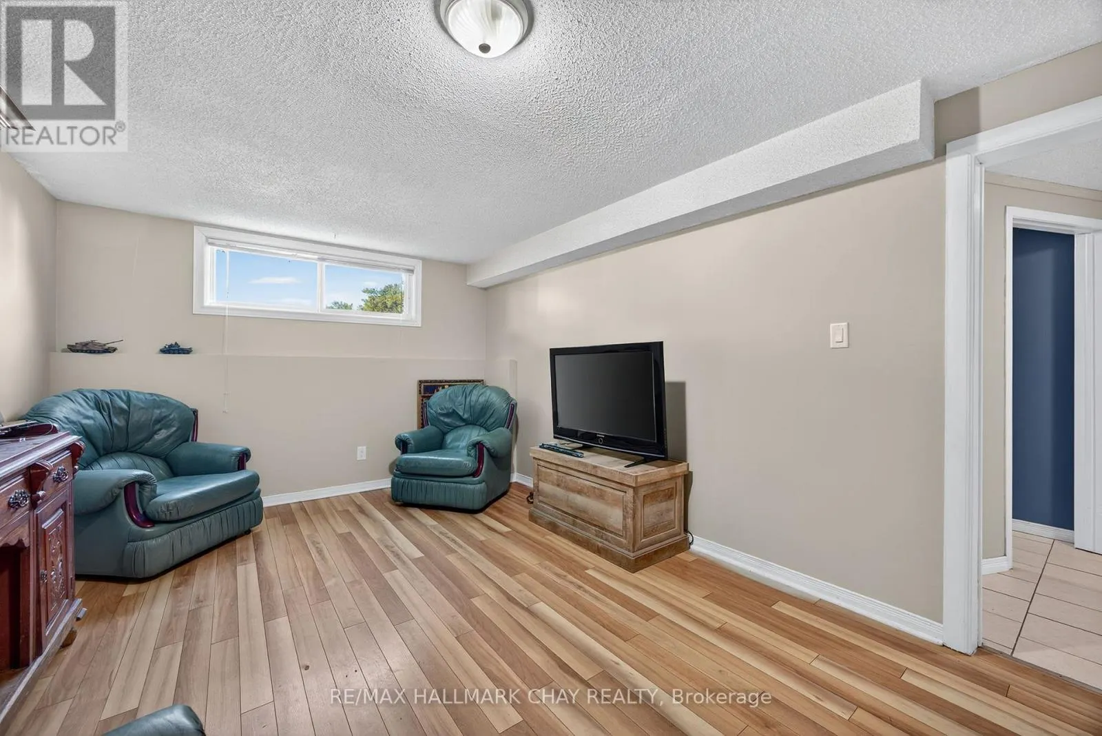 37 MCCARTHY CRESCENT