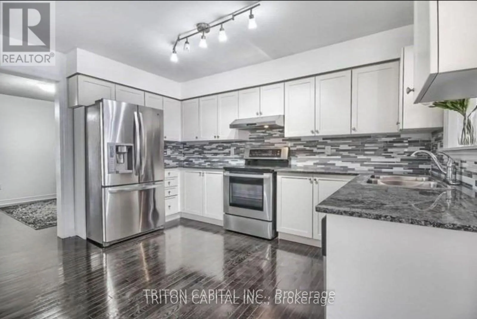38 FOUR SEASONS CRESCENT