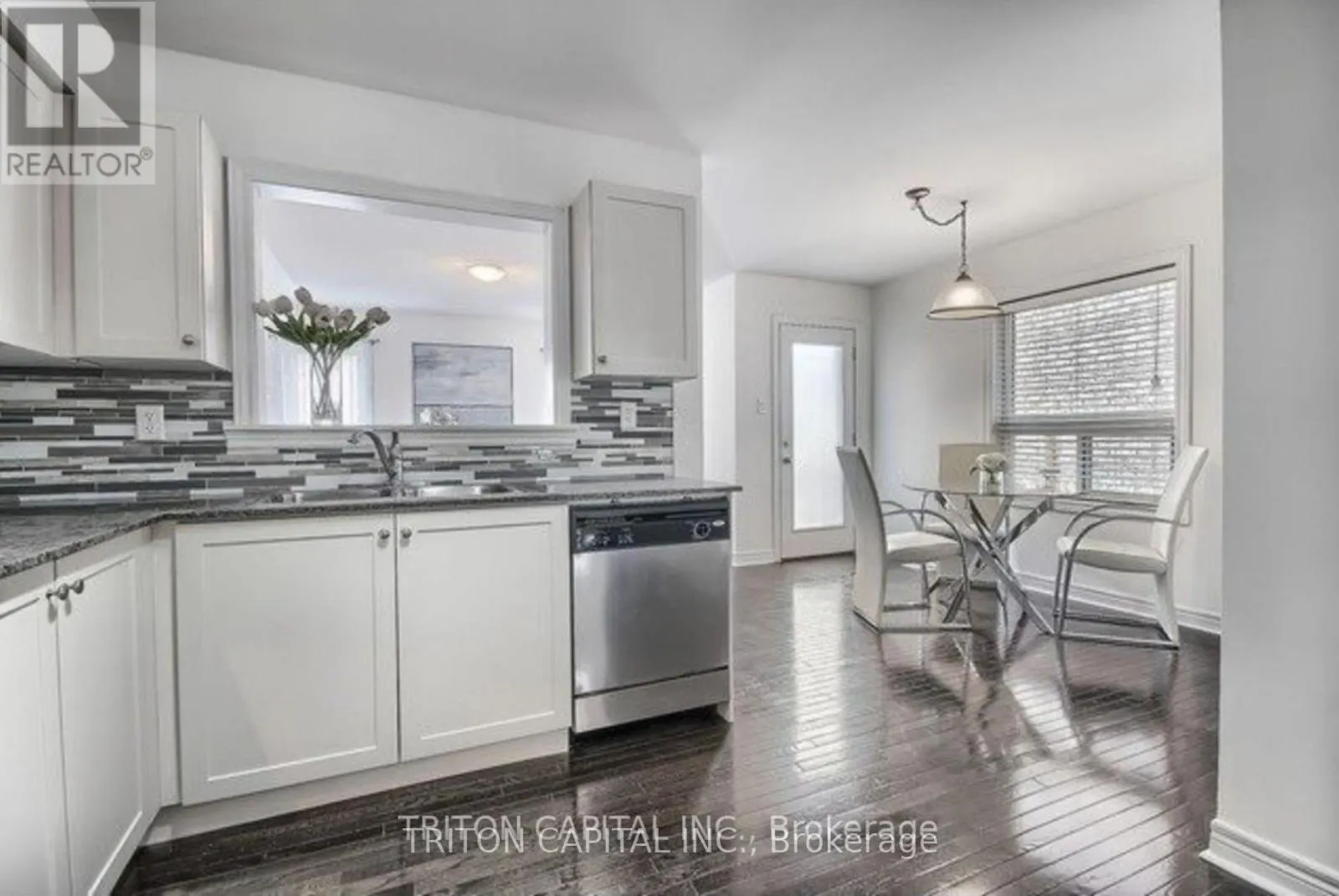 38 FOUR SEASONS CRESCENT