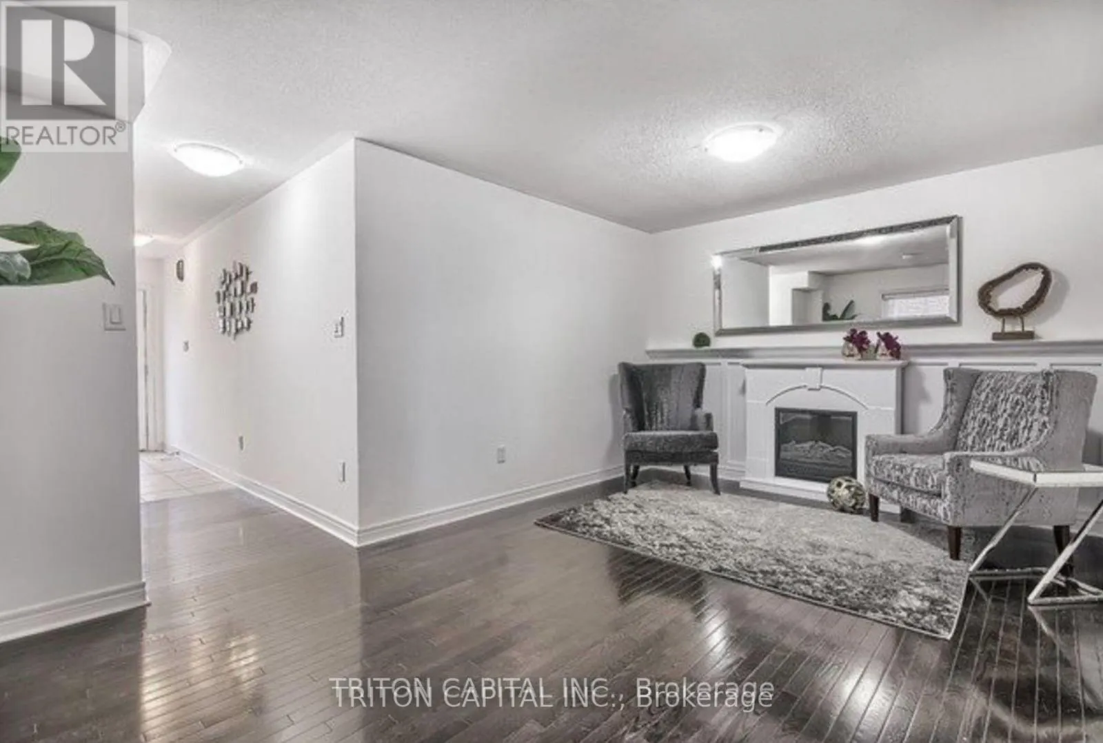 38 FOUR SEASONS CRESCENT