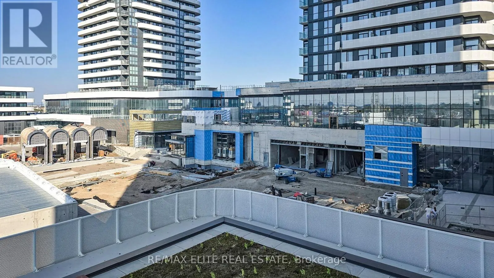 520 - 28 INTERCHANGE WAY