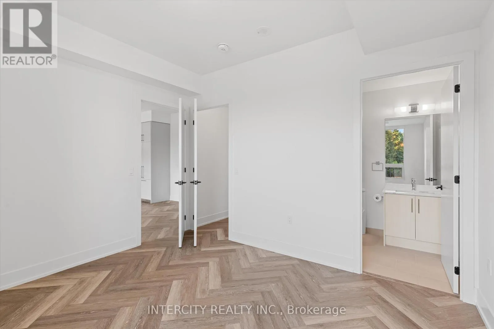 205 - 2075 KING ROAD