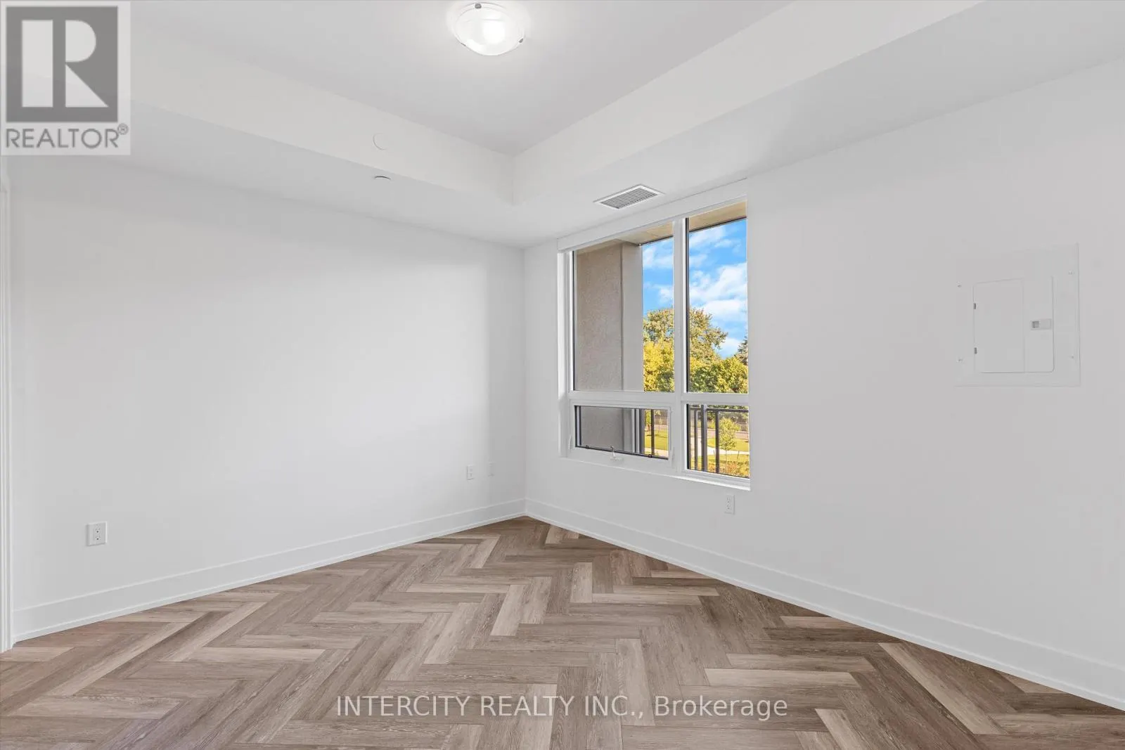 205 - 2075 KING ROAD