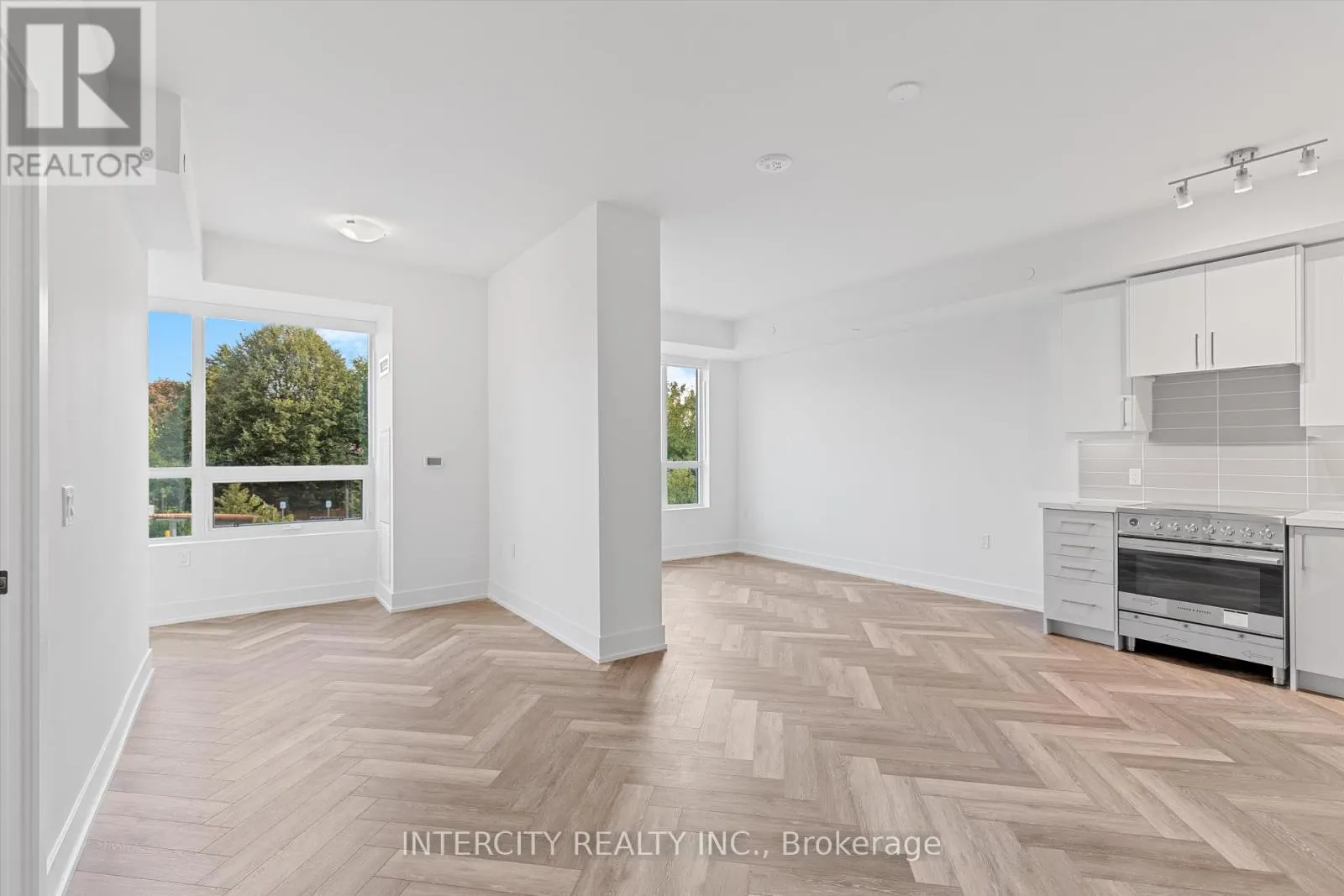 205 - 2075 KING ROAD