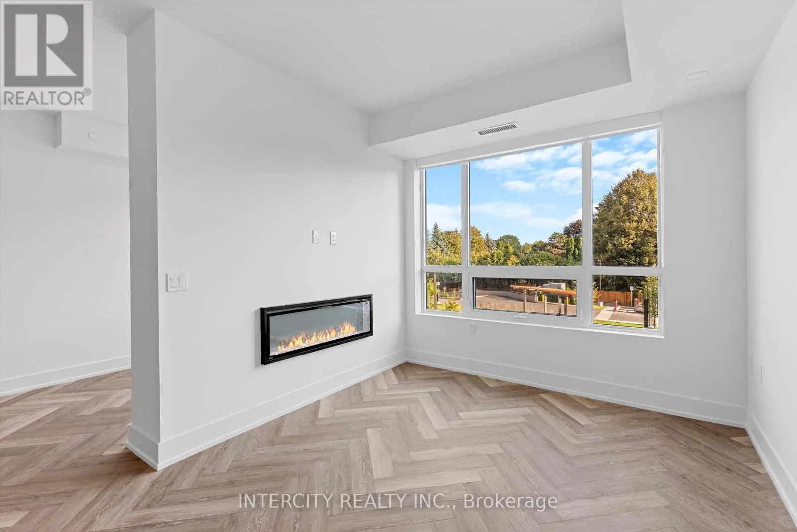 205 - 2075 KING ROAD