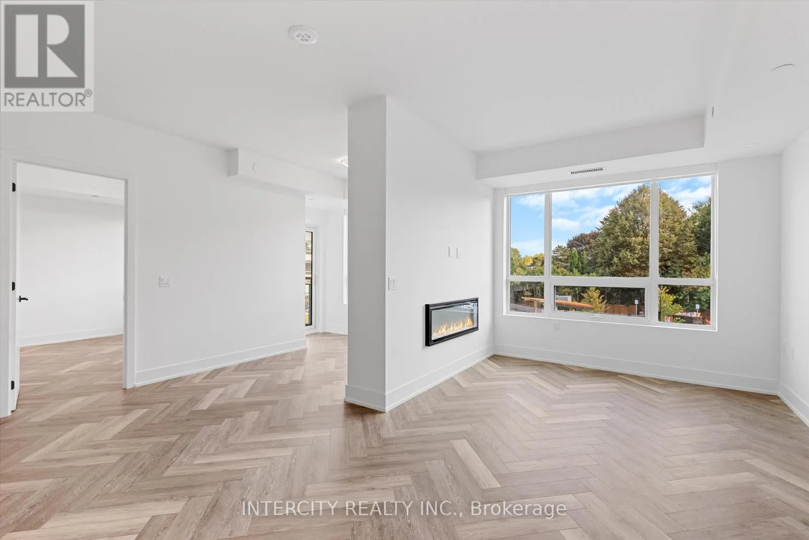 205 - 2075 KING ROAD
