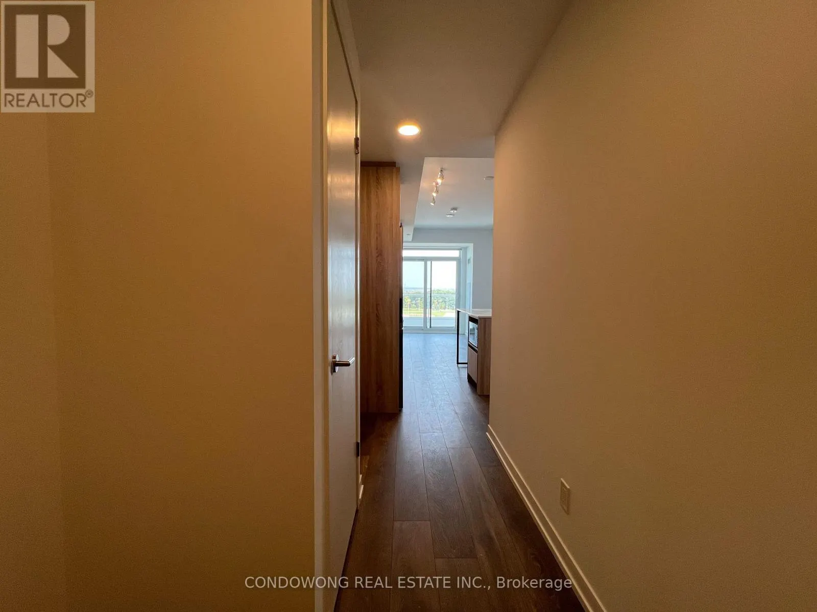 1202 - 8 BEVERLEY GLEN BOULEVARD