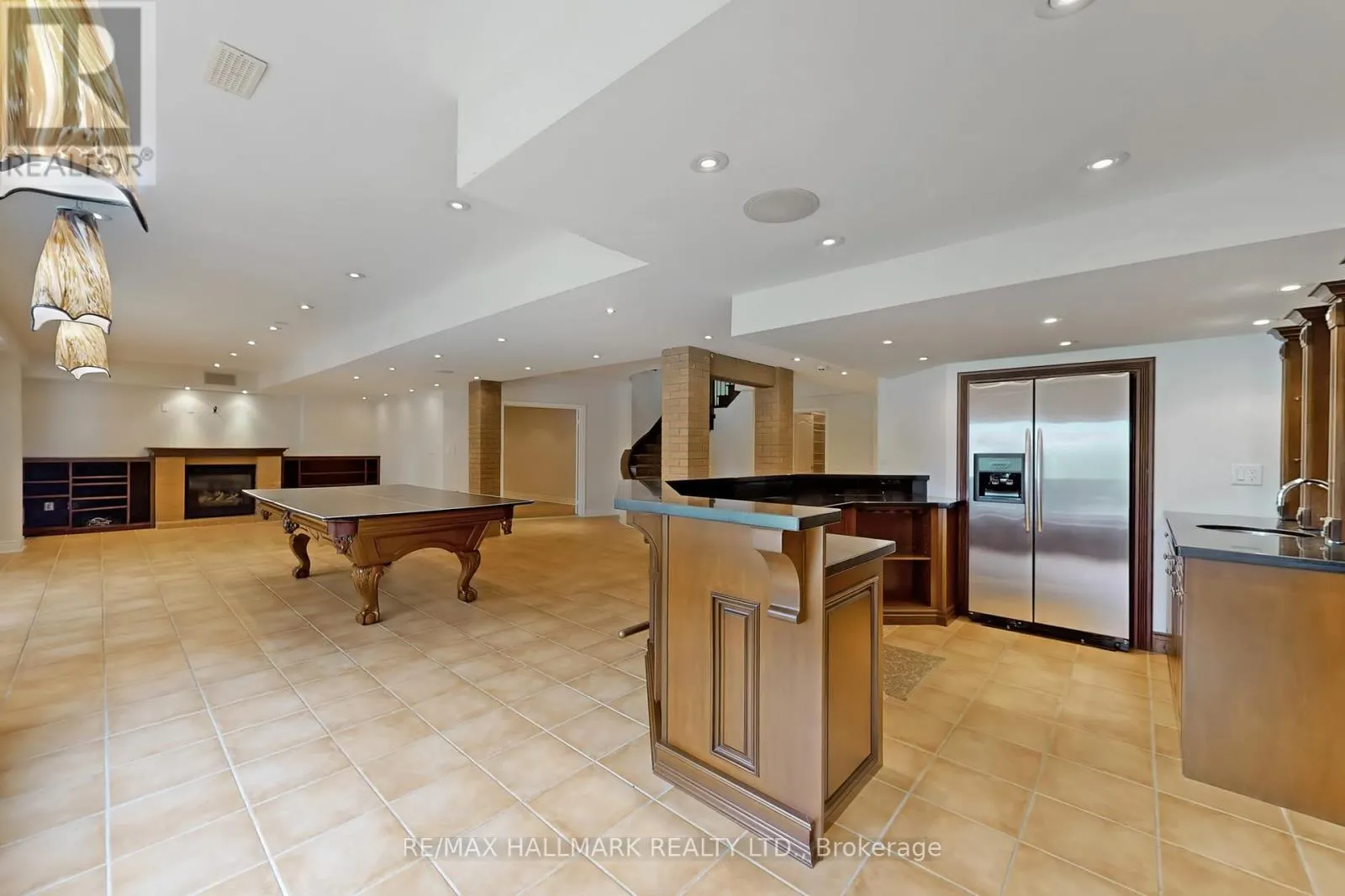 383 PARADELLE DRIVE