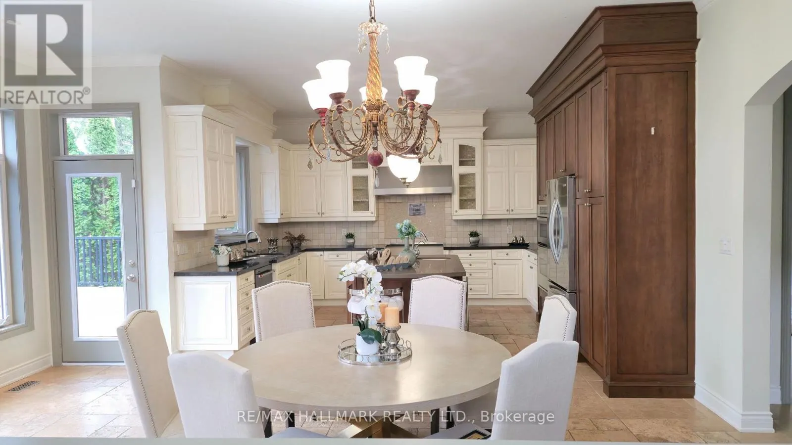383 PARADELLE DRIVE