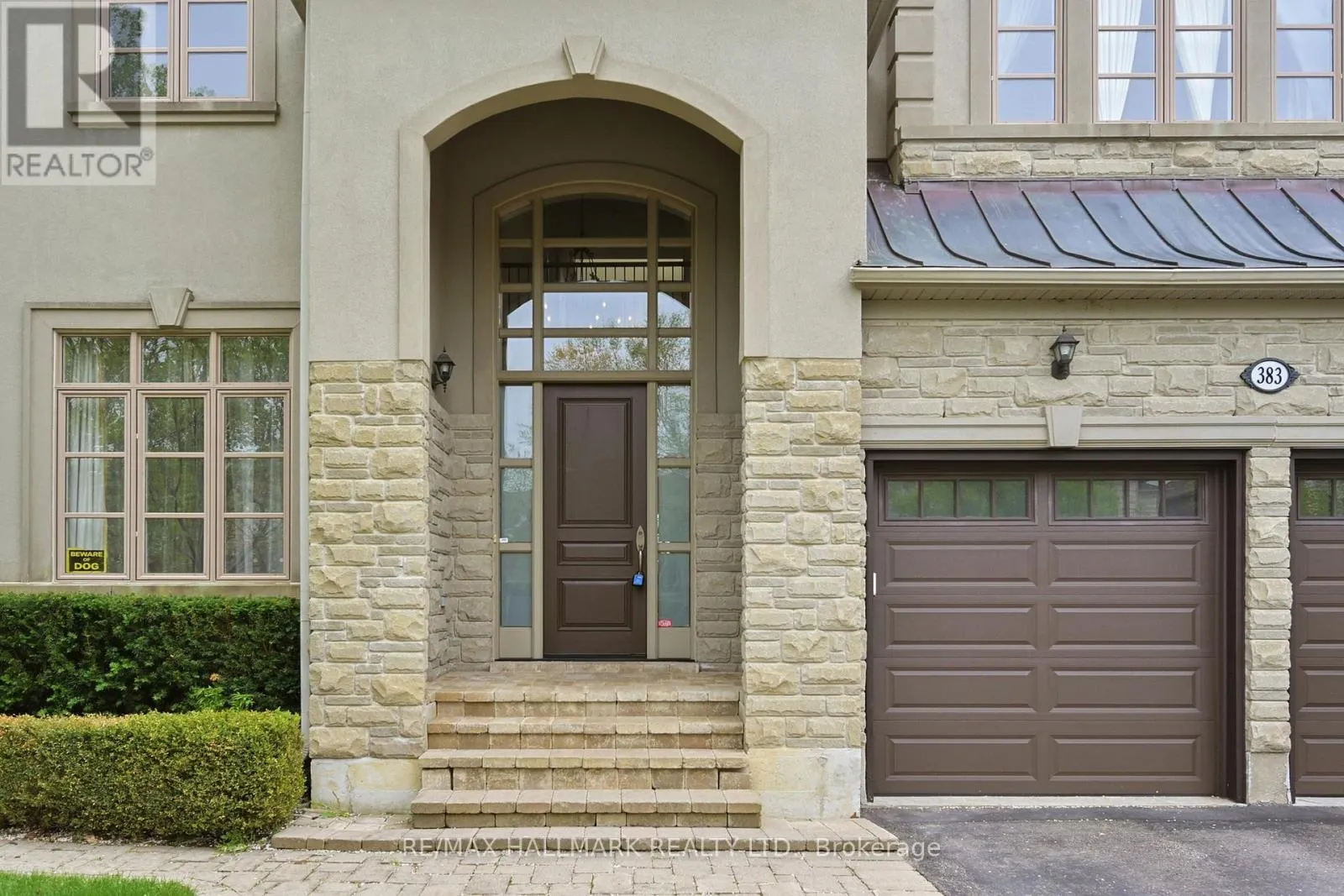 383 PARADELLE DRIVE