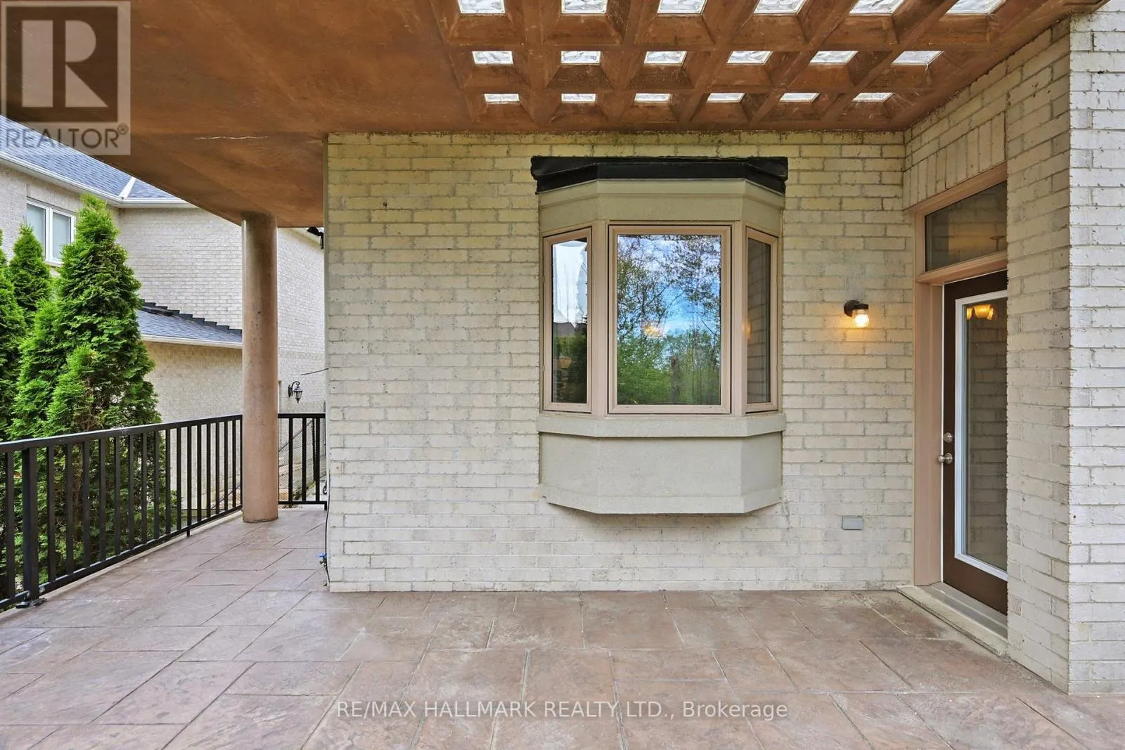 383 PARADELLE DRIVE
