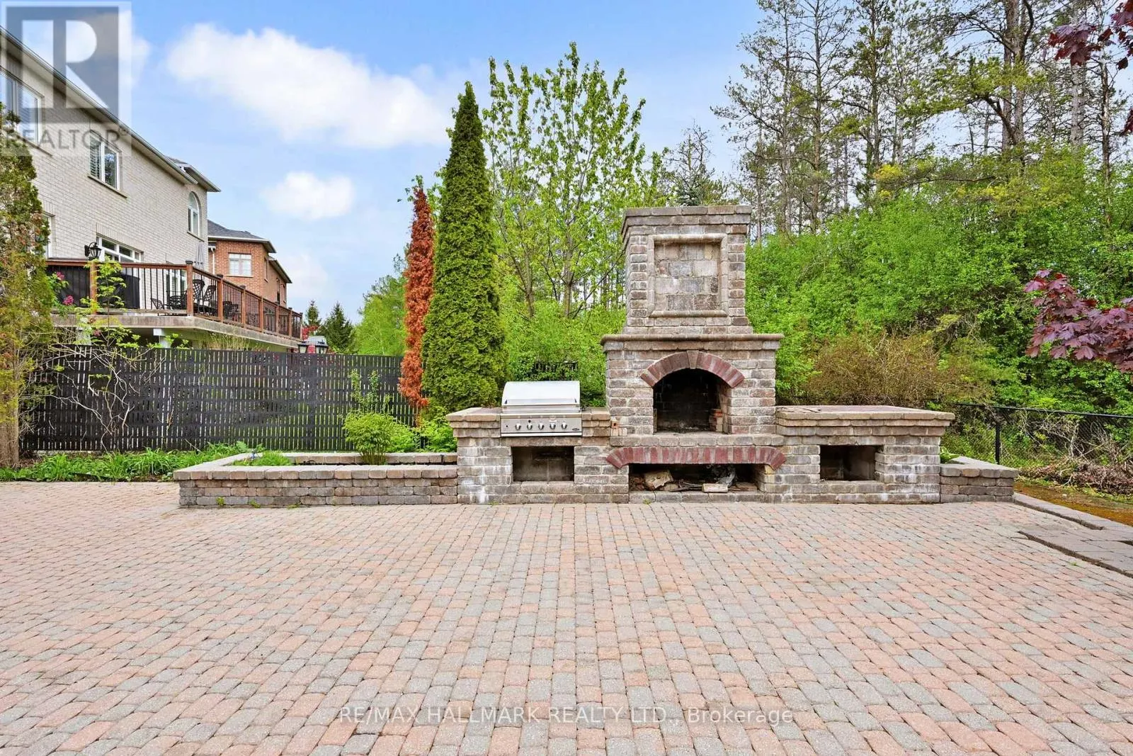 383 PARADELLE DRIVE