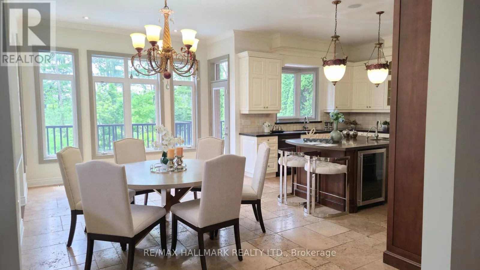383 PARADELLE DRIVE