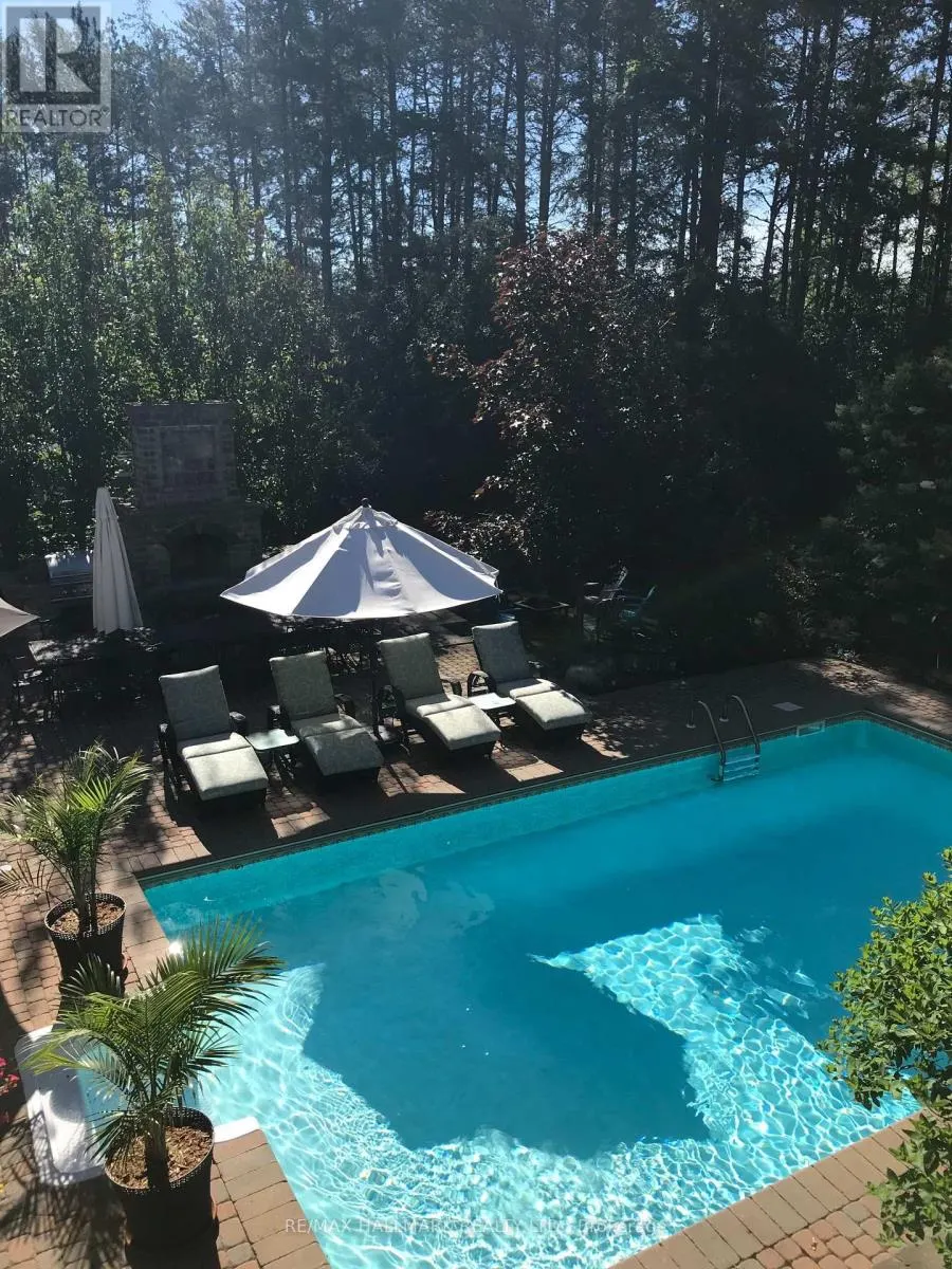 383 PARADELLE DRIVE
