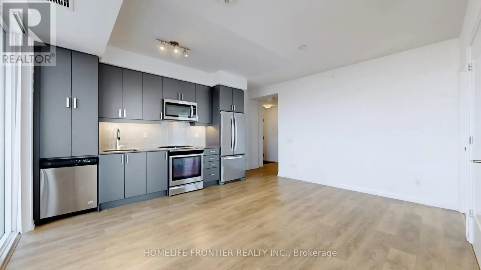 3313 - 7895 JANE STREET