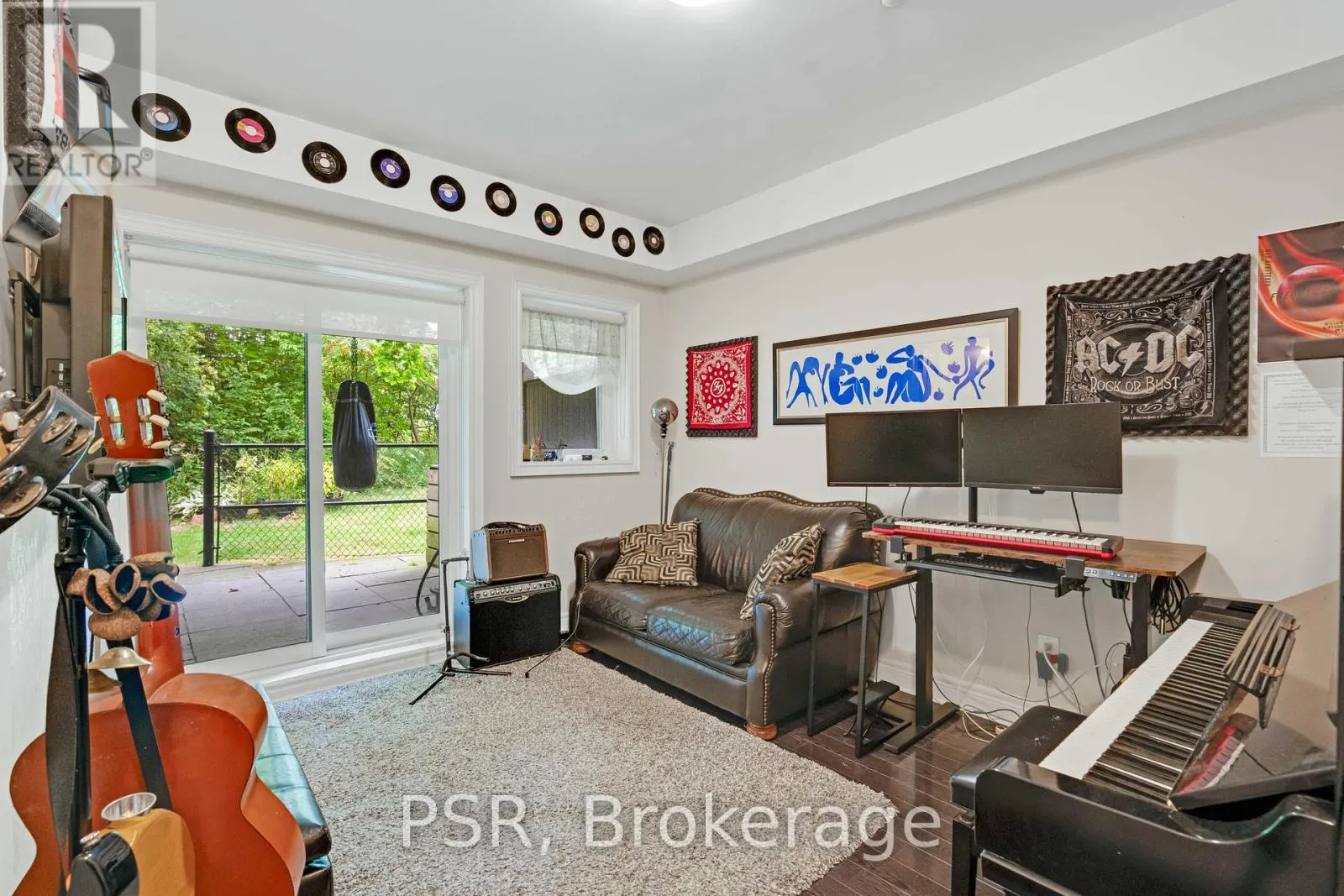 50 - 117 POWSELAND CRESCENT