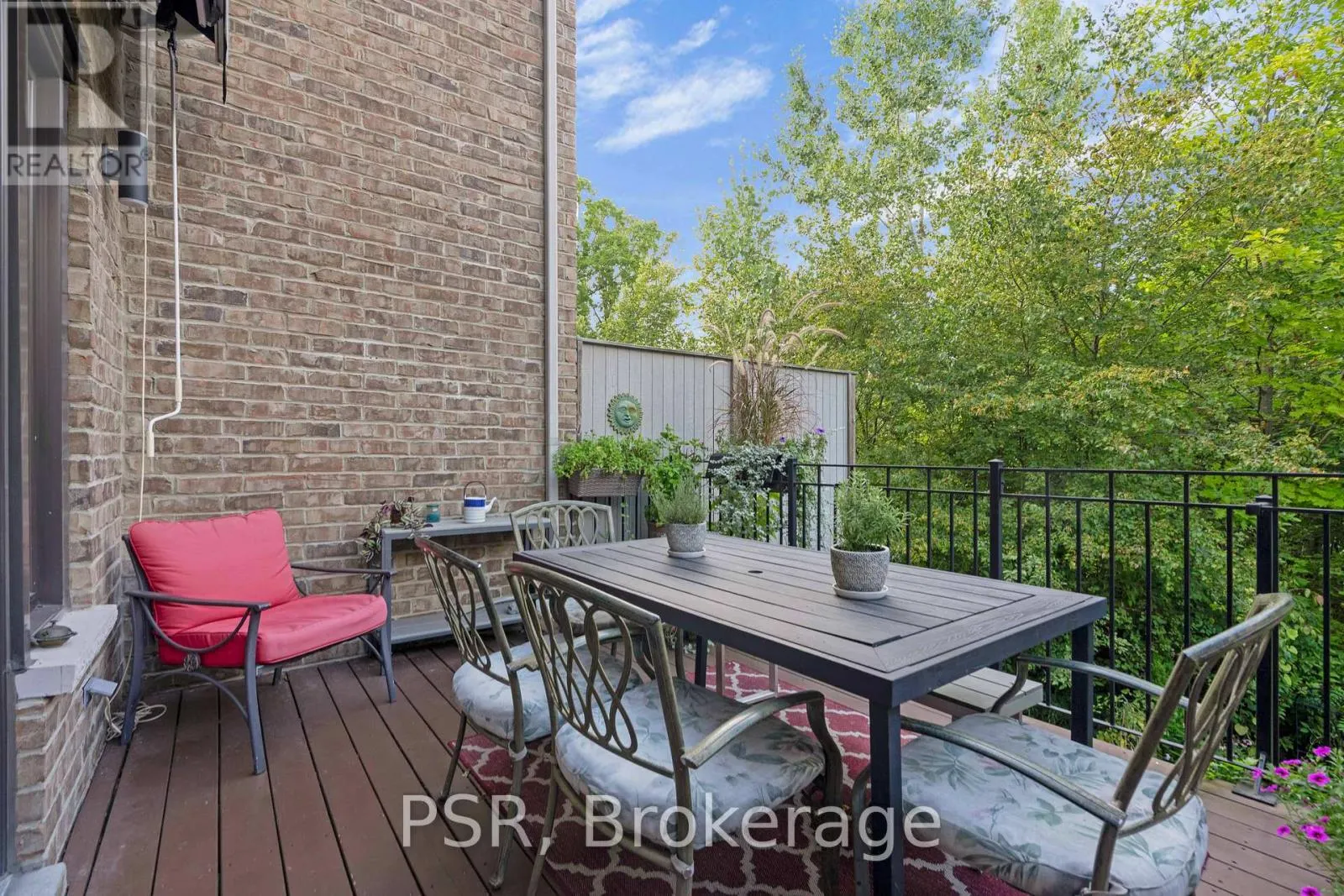 50 - 117 POWSELAND CRESCENT