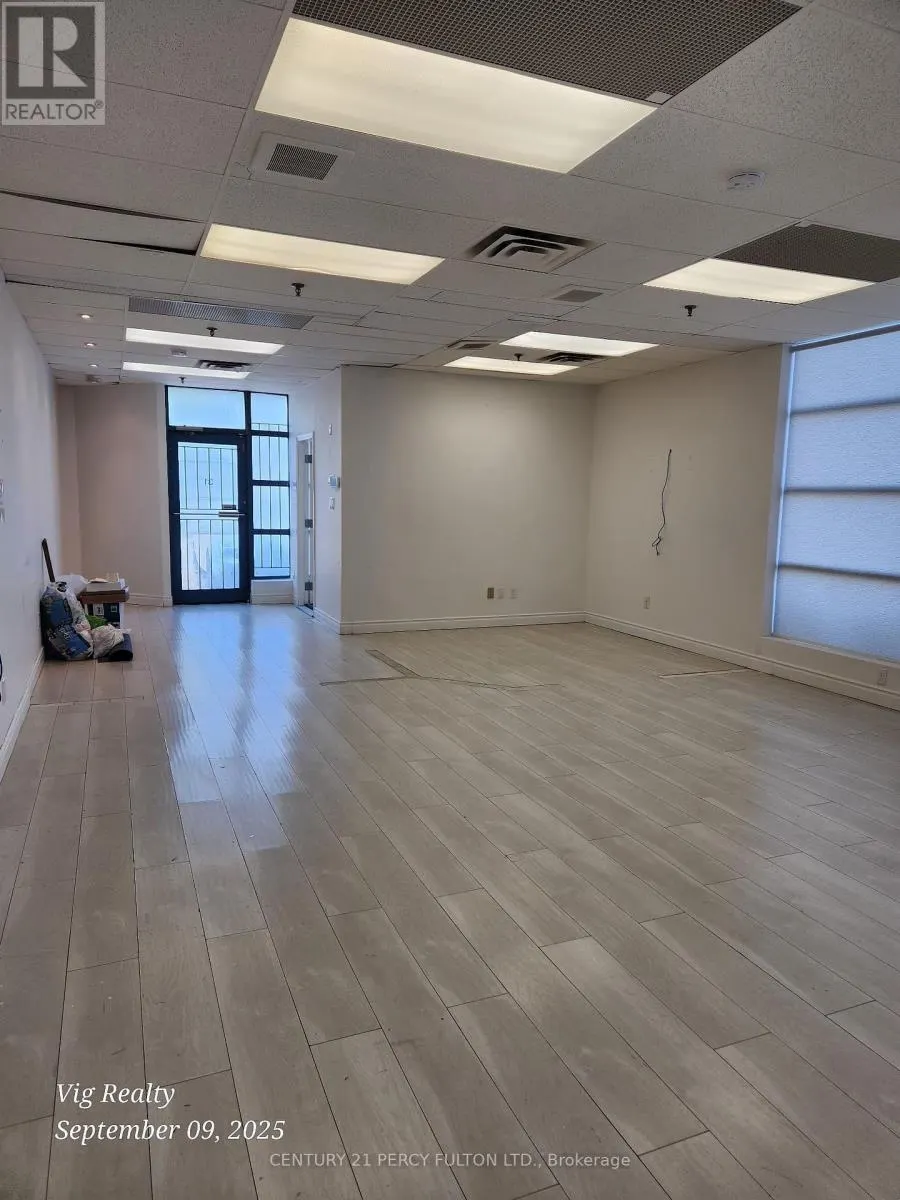 31 - 145 ROYAL CREST COURT