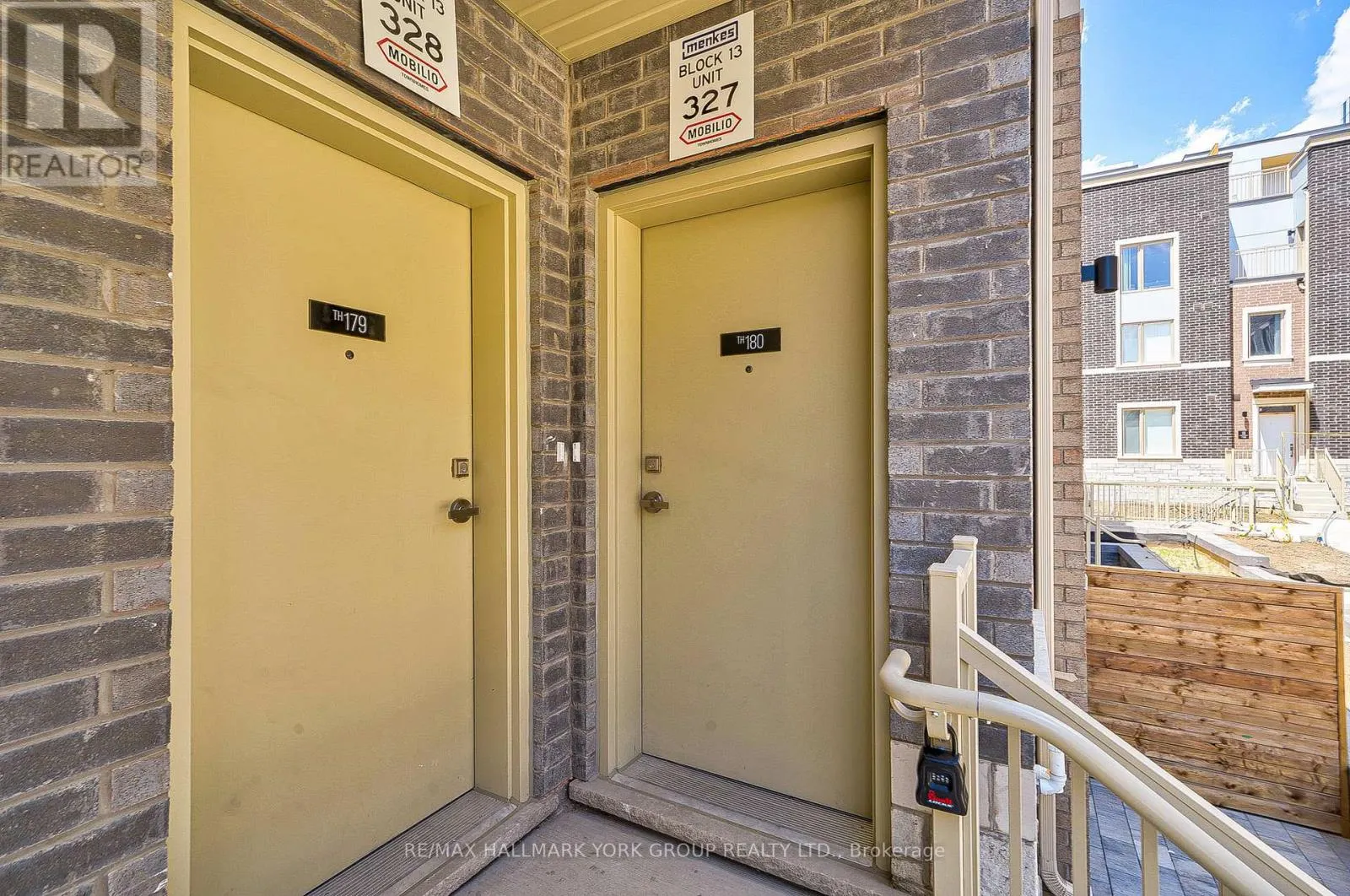 180 - 151 HONEYCRISP CRESCENT
