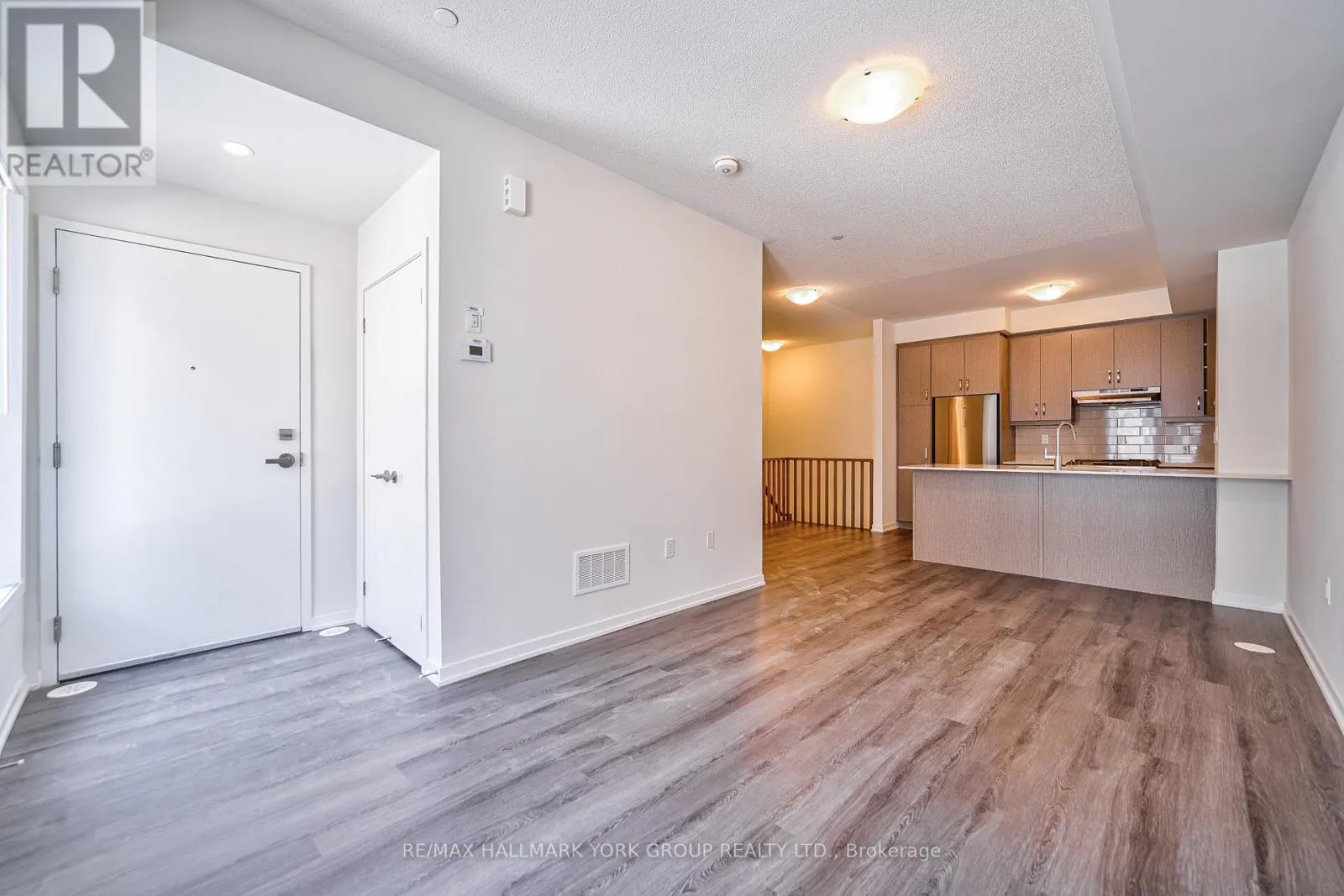 180 - 151 HONEYCRISP CRESCENT