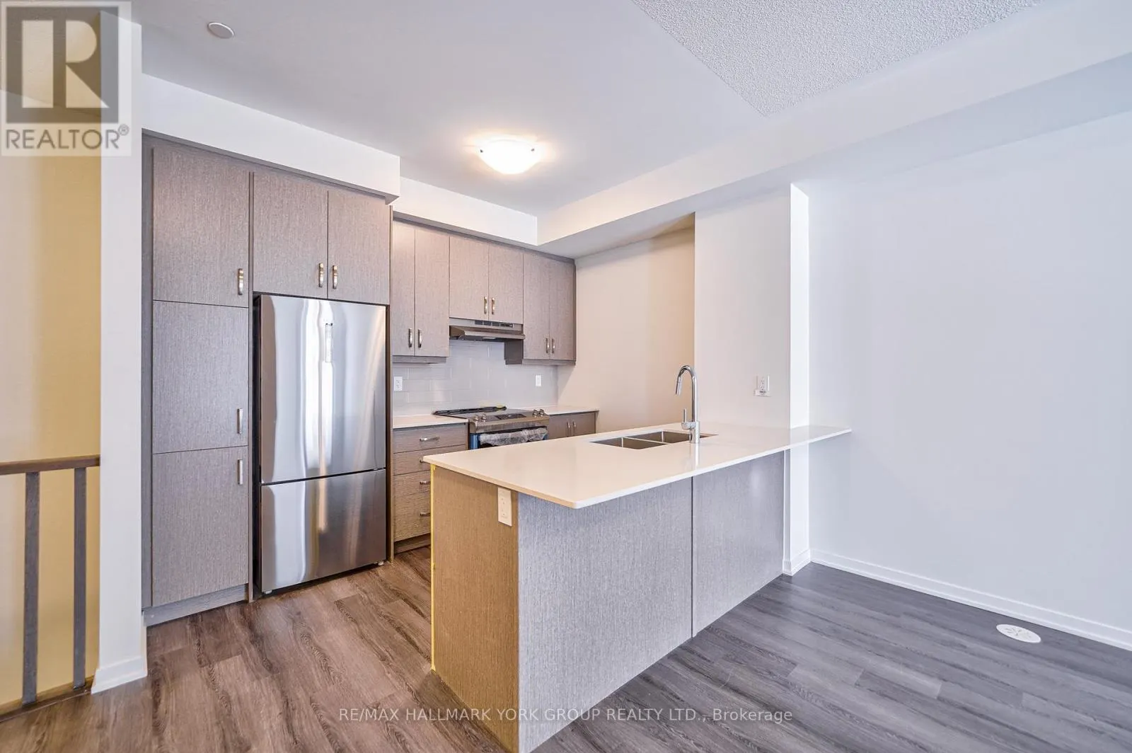 180 - 151 HONEYCRISP CRESCENT