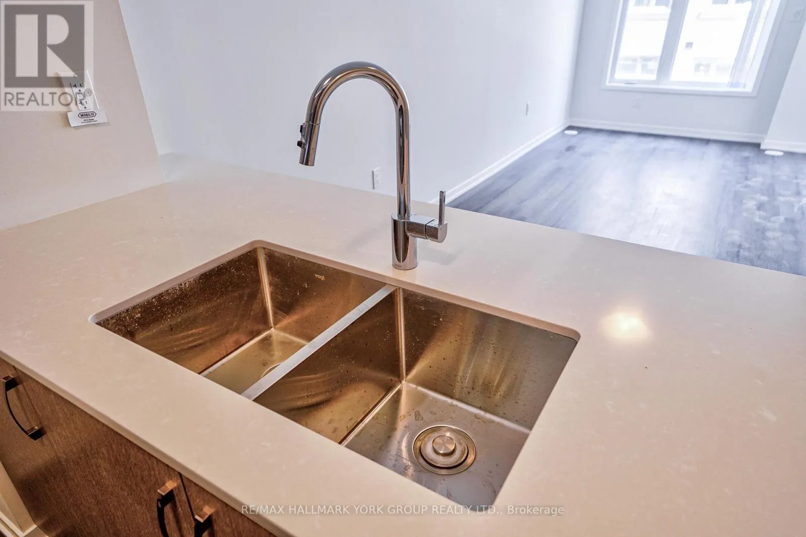 180 - 151 HONEYCRISP CRESCENT