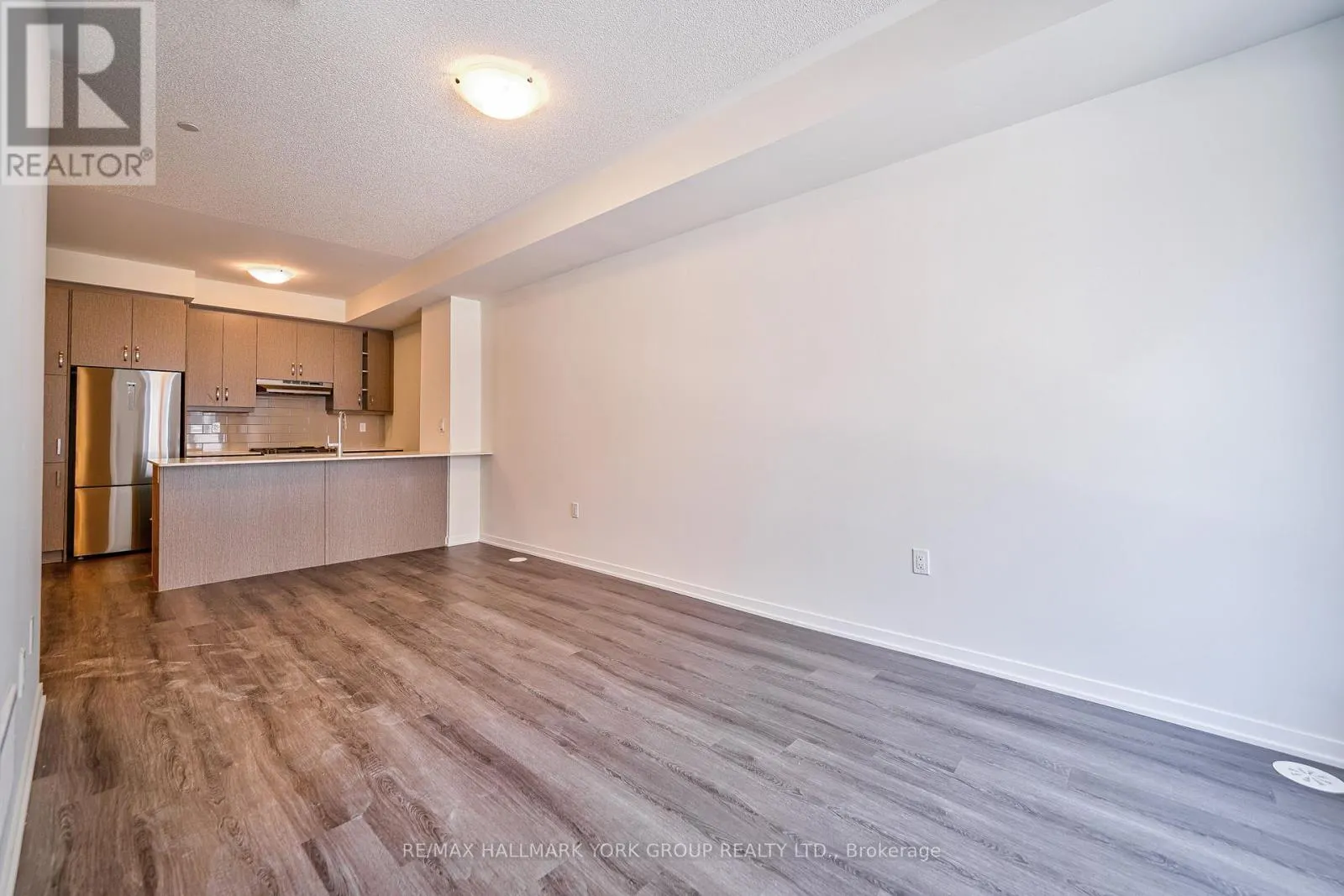 180 - 151 HONEYCRISP CRESCENT