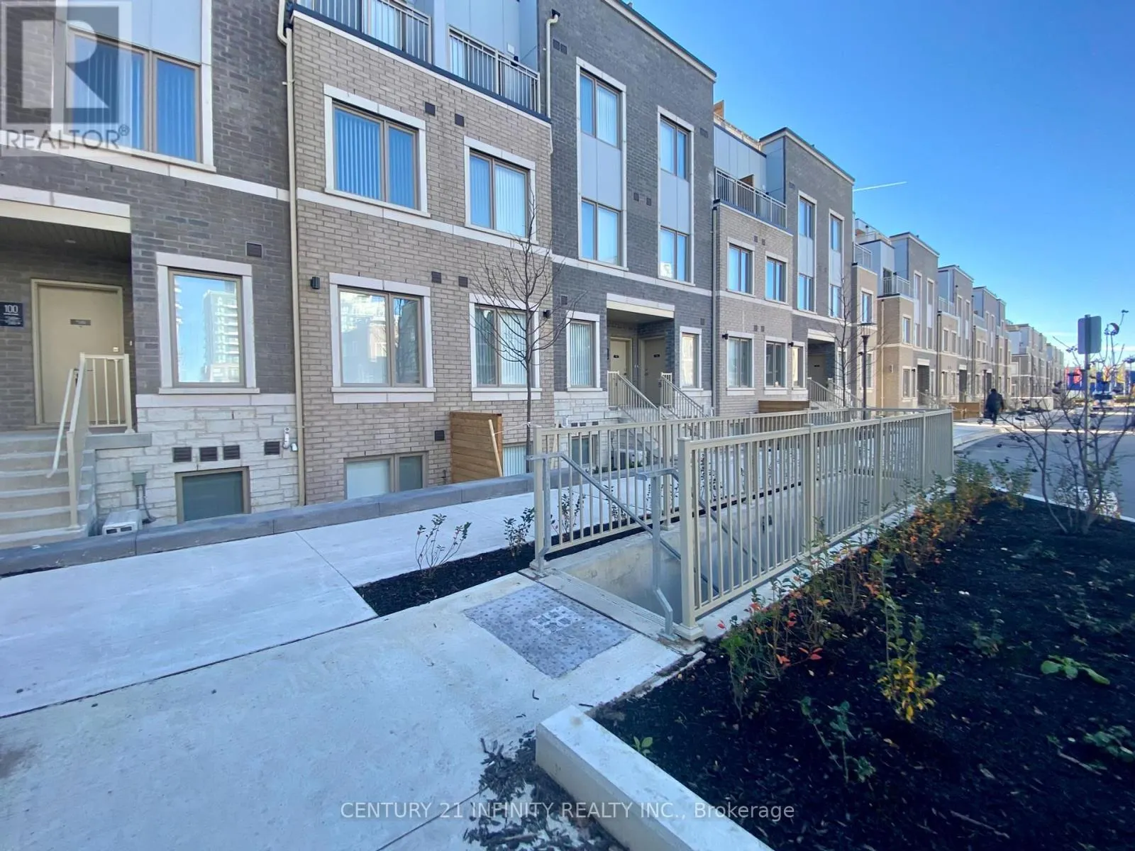 337 - 100 HONEYCRISP CRESCENT, #337