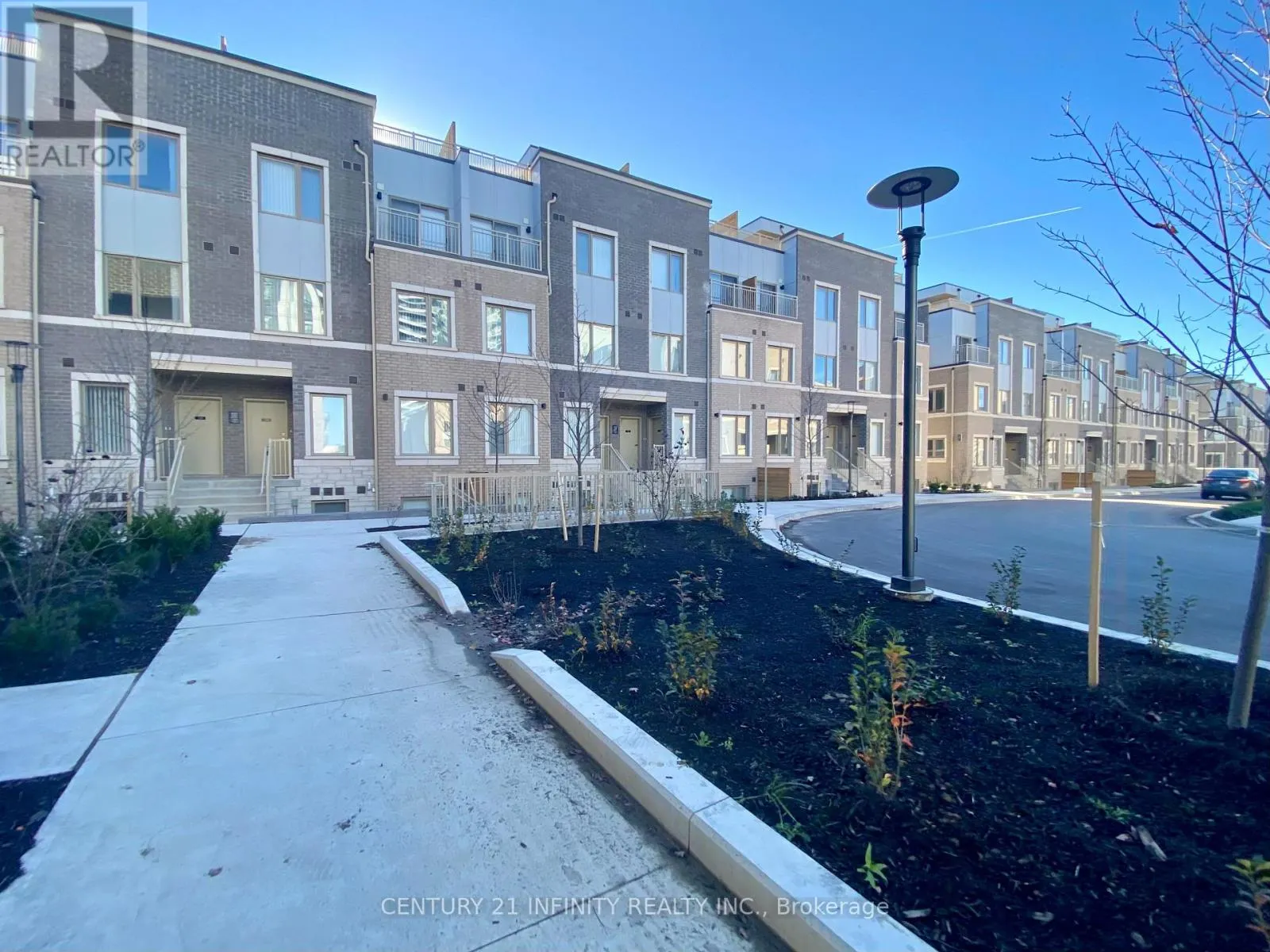 337 - 100 HONEYCRISP CRESCENT, #337