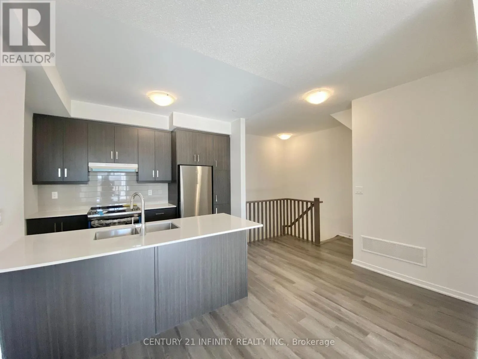 337 - 100 HONEYCRISP CRESCENT, #337