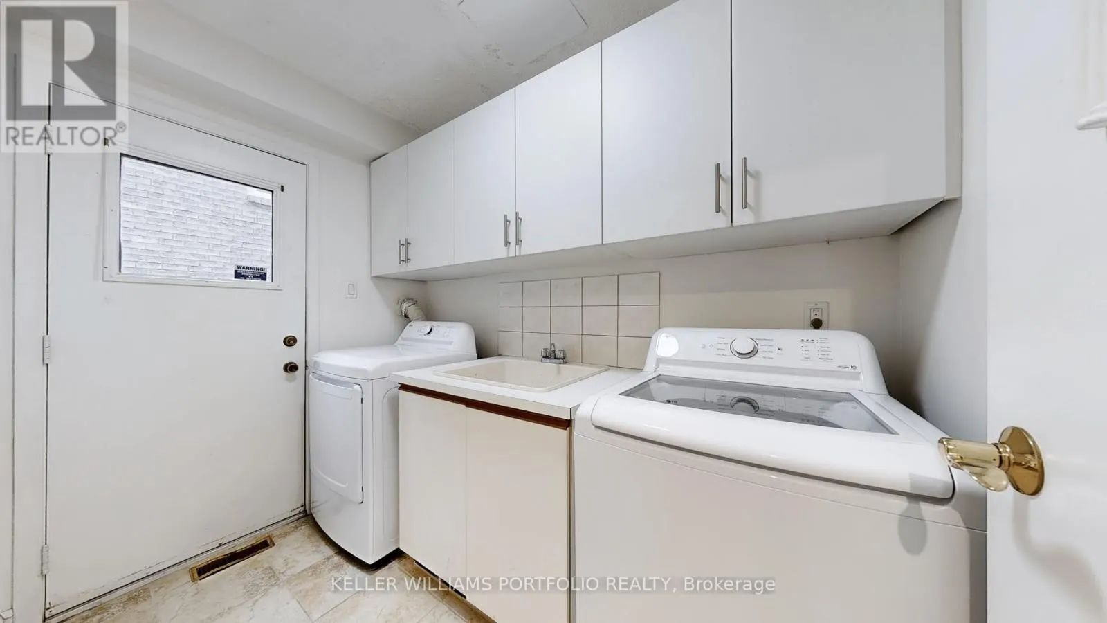 10 VALLEYVIEW ROAD
