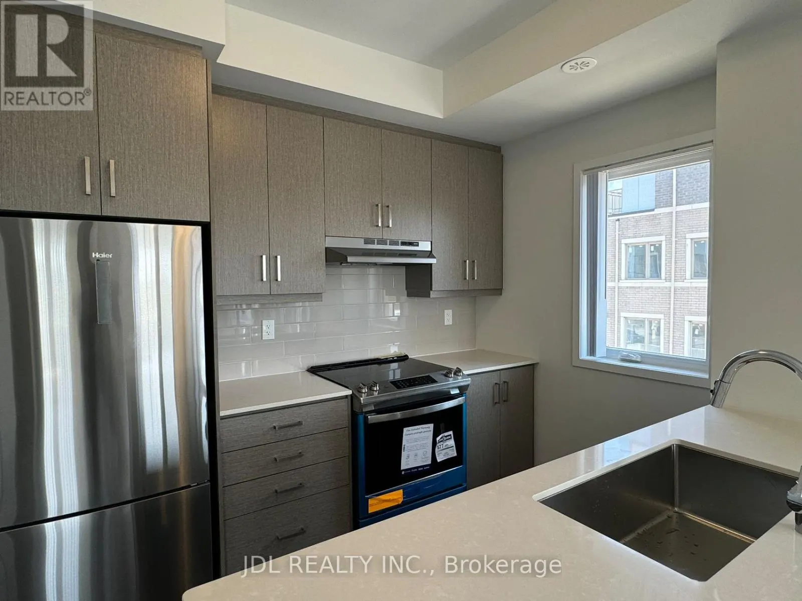 289 - 140 HONEYCRISP CRESCENT