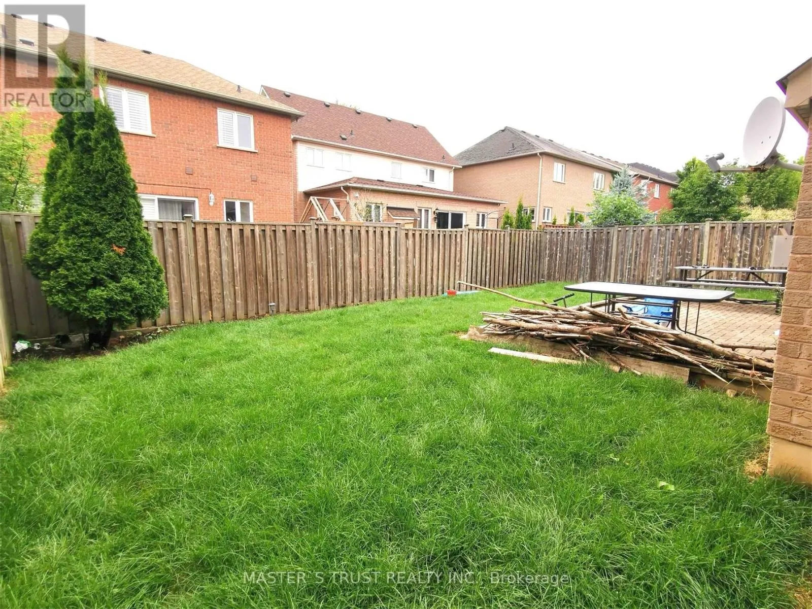 18 GLEN NEVIS DRIVE
