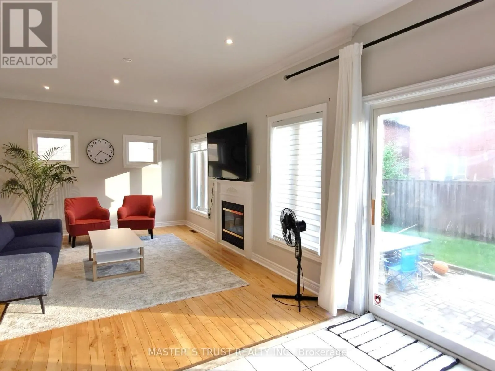 18 GLEN NEVIS DRIVE
